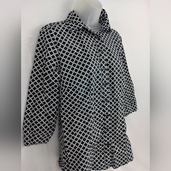 2/$30 CHADWICKS Stylish Black and White Damask Pattern Shirt (#1,328) - Picture 5 of 8